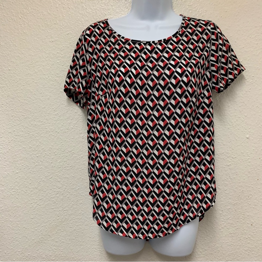 Women’s Rylee Moon Black Red White Geometric Print Short Sleeve Blouse Size M